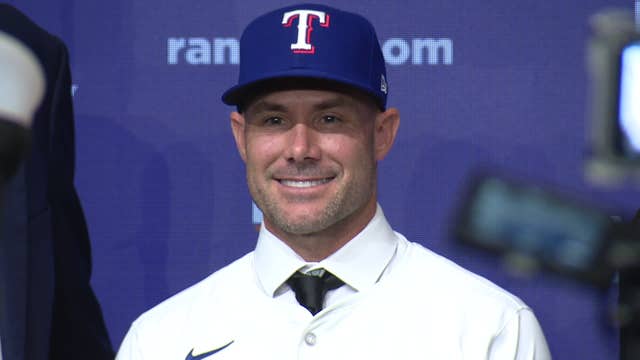 Texas Rangers introduce Skip Schumaker as new manager