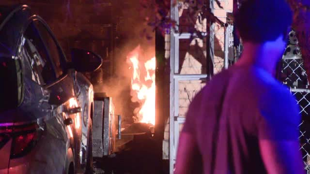 Woman, 2 dogs killed in Fort Worth house fire