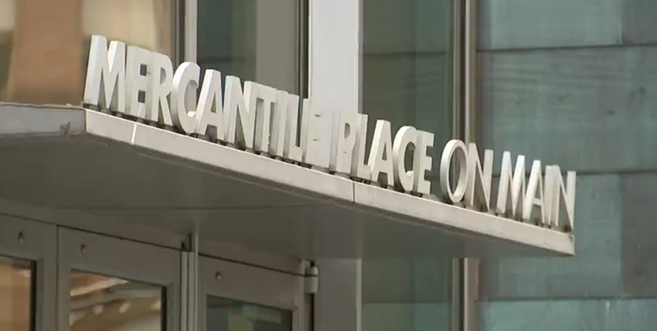 Dallas Mercantile Building residents unable to return after water leak, electrical short