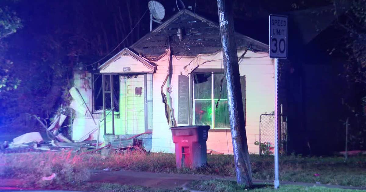 One person found dead inside home after South Dallas house fire | FOX 4 ...