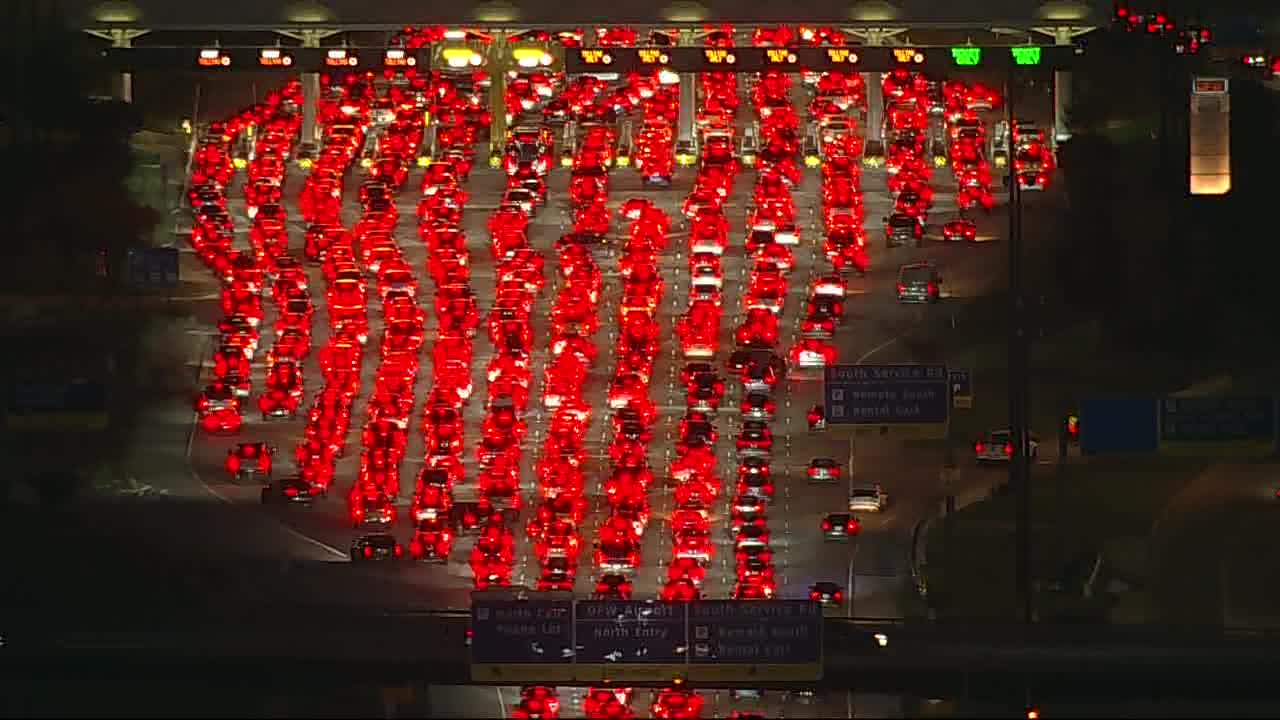 Millions of North Texans head to the airport, hit the road for Thanksgiving travel
