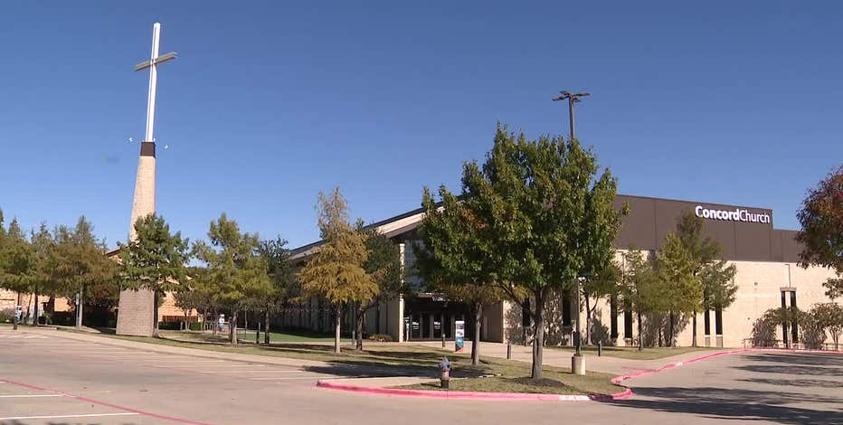 Dallas church surprises federal workers with $2K checks