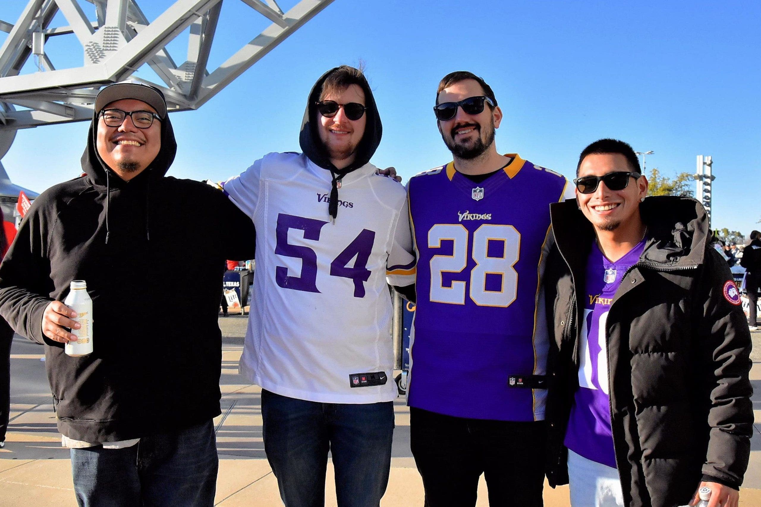 Arlington police investigate hit-and-run that injured Vikings fan after Cowboys game