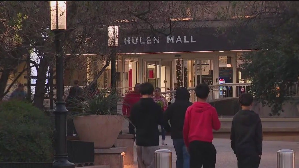 Shooting at Hulen Mall: Police search for gunman