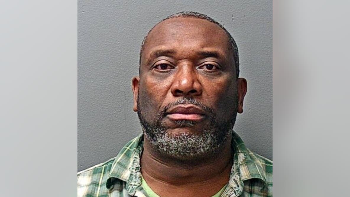 Fort Worth stabbing leads to 1 in critical condition, 1 arrested