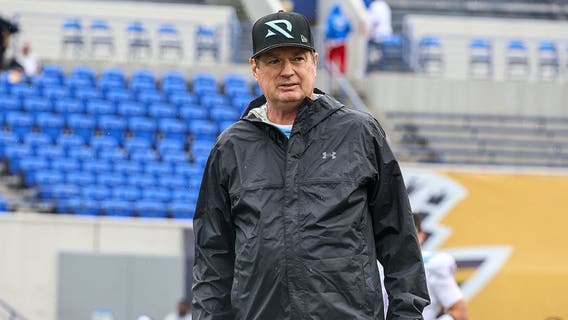 Dallas Renegades head coach Bob Stoops announces retirement