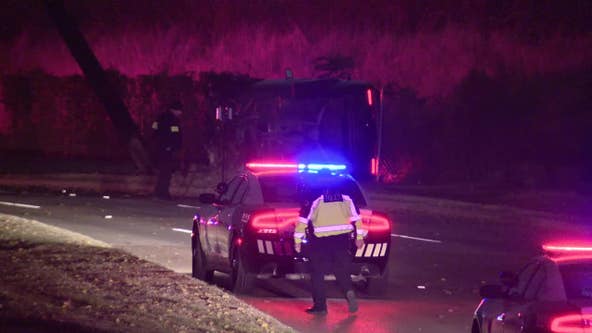 High-speed Dallas crash injures adult, juvenile