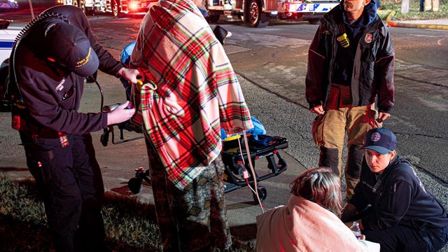 2 residents, 2 firefighters injured in Fort Worth house fire