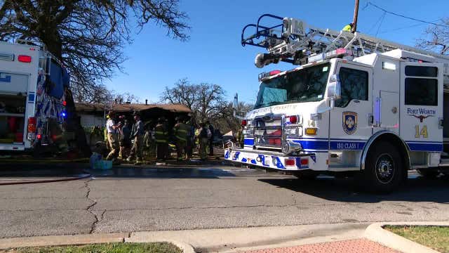 Fort Worth house fire leaves 1 in critical condition