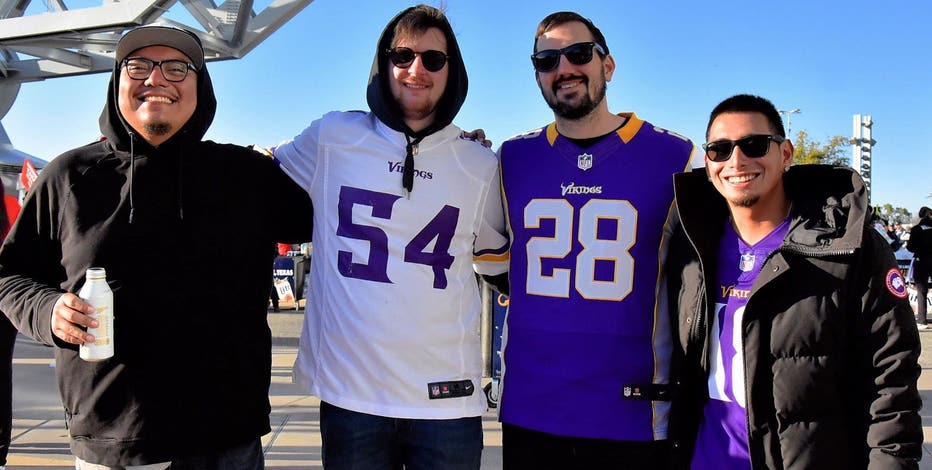 Arlington police investigate hit-and-run that injured Vikings fan after Cowboys game