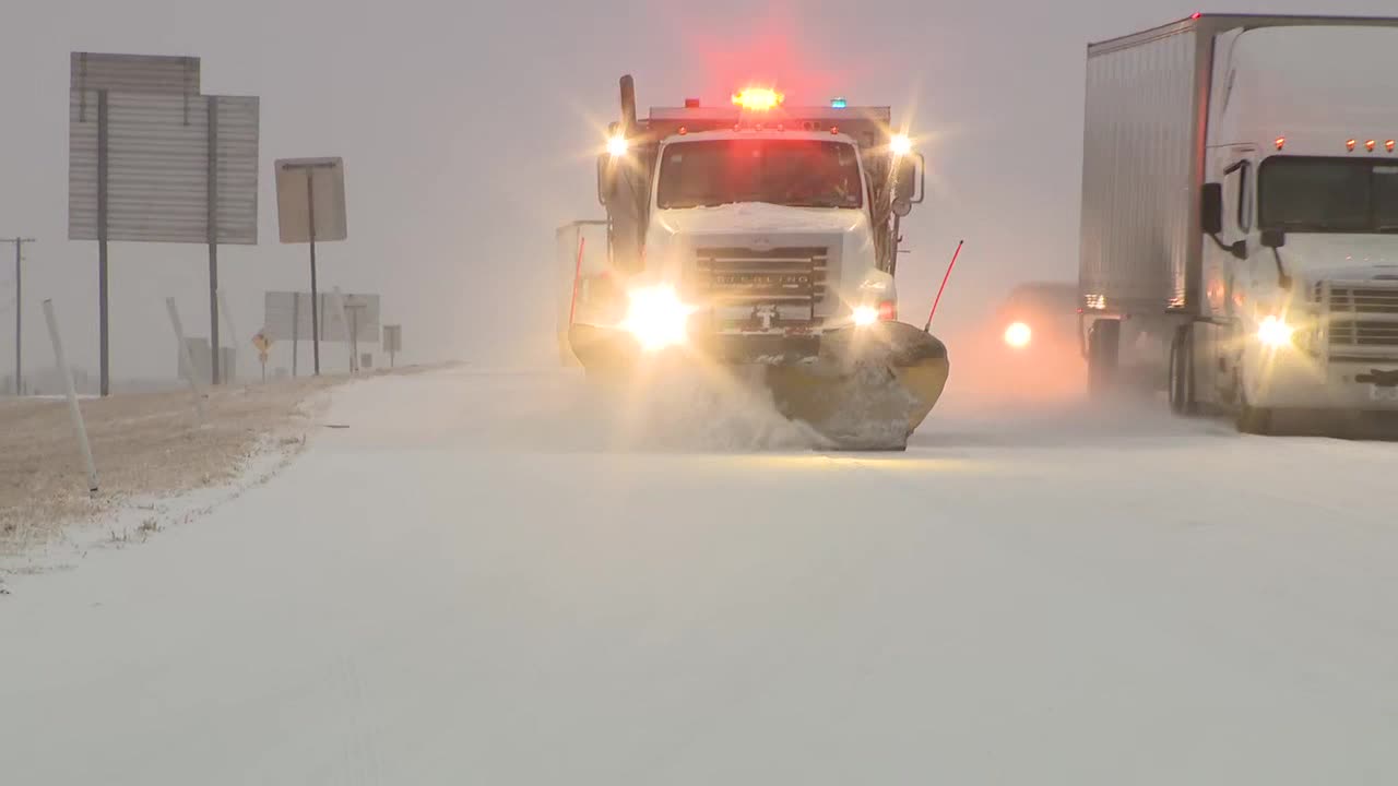 LIVE UPDATES: Ice storm, freezing temperatures reach North Texas
