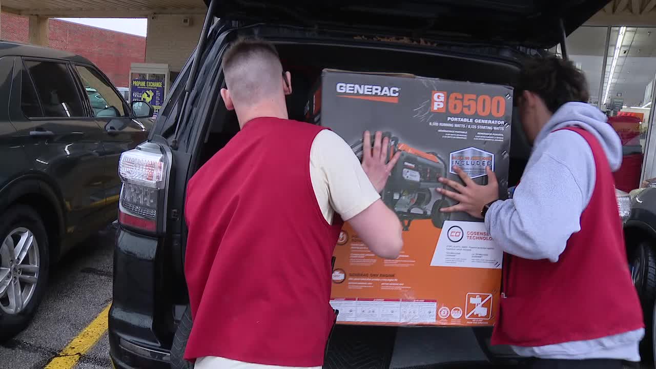 North Texas stores see last-minute shoppers preparing for the winter storm