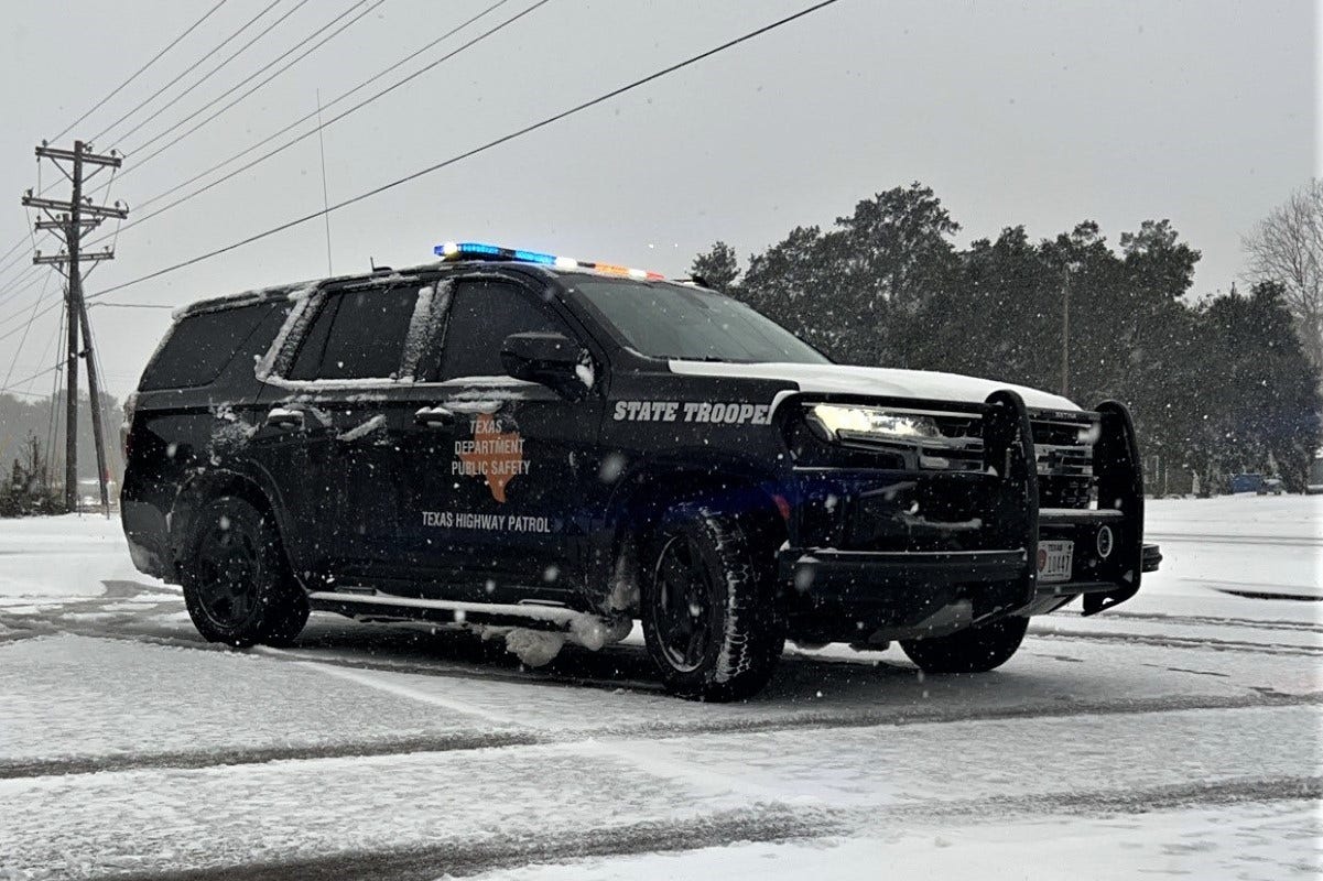 2 killed in semi-truck rollover crash on Highway 287 in Wichita County
