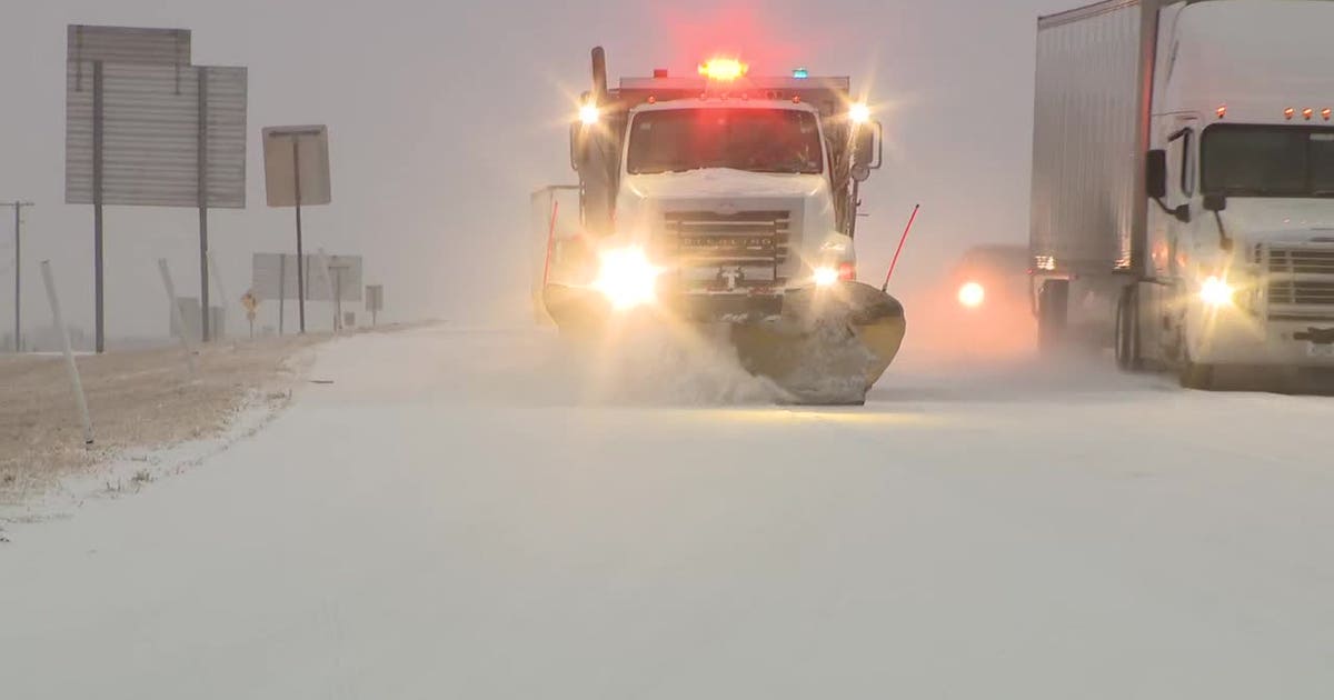 LIVE UPDATES: Ice storm, road conditions, school closings in North Texas
