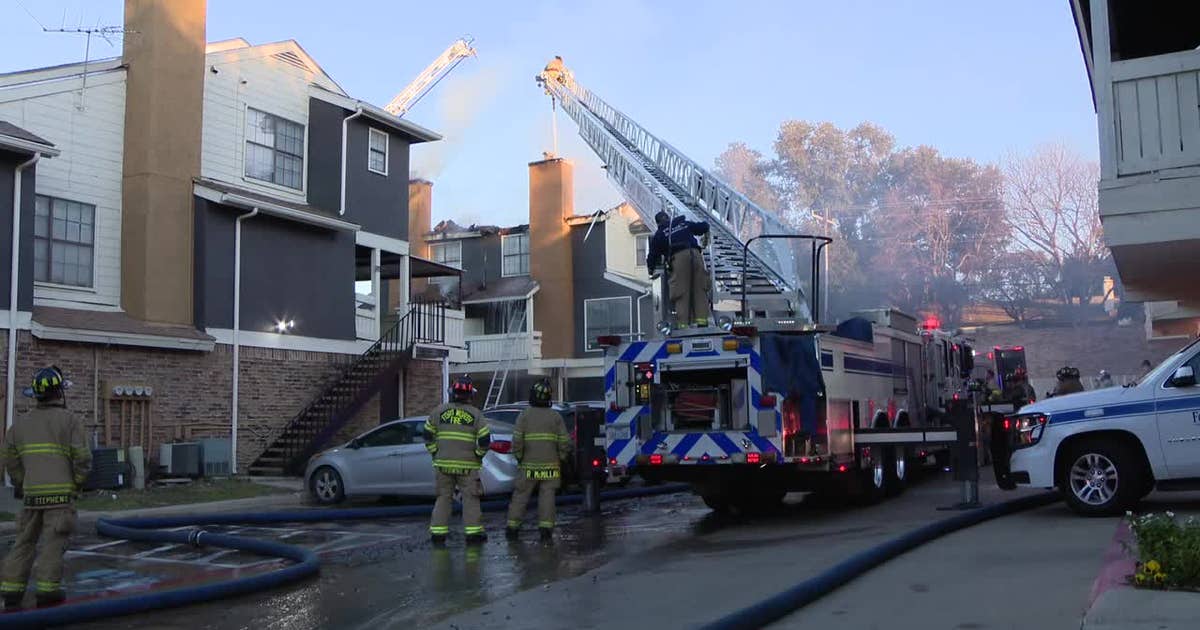 Fort Worth apartment fire displaces several families | FOX 4 Dallas ...