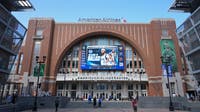 Dallas Mavs to close AAC entrances to 'maintain building temperature' during Saturday's game against LA Lakers