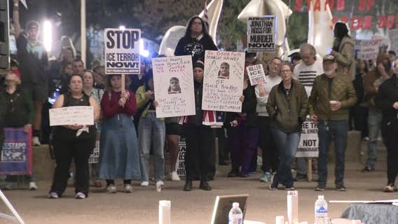 Dallas ICE protestors hit the streets following deadly Minnesota shooting