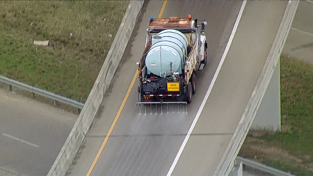 Dallas Weather: Crews pretreat roadways ahead of winter storm