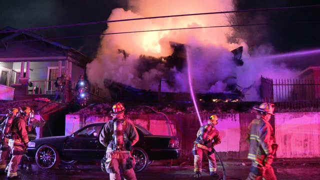 2 hospitalized after East Oak Cliff vacant house fire