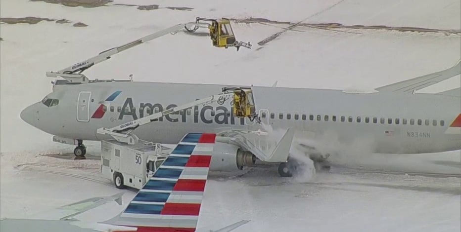 Dallas winter storm: Mass flight cancellations continue Sunday, ground delay issued