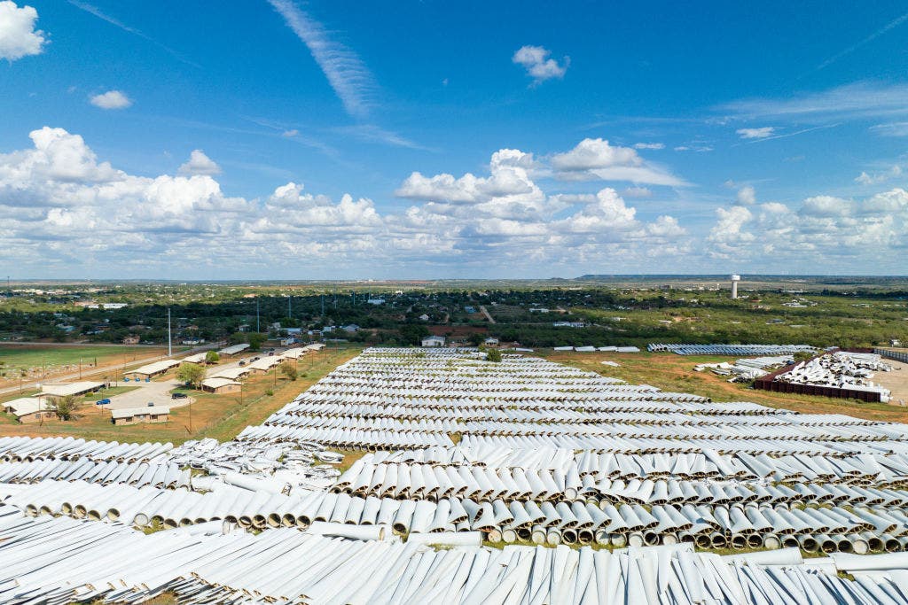 Texas sues wind turbine company for allegedly abandoning 3,000 blades in west Texas