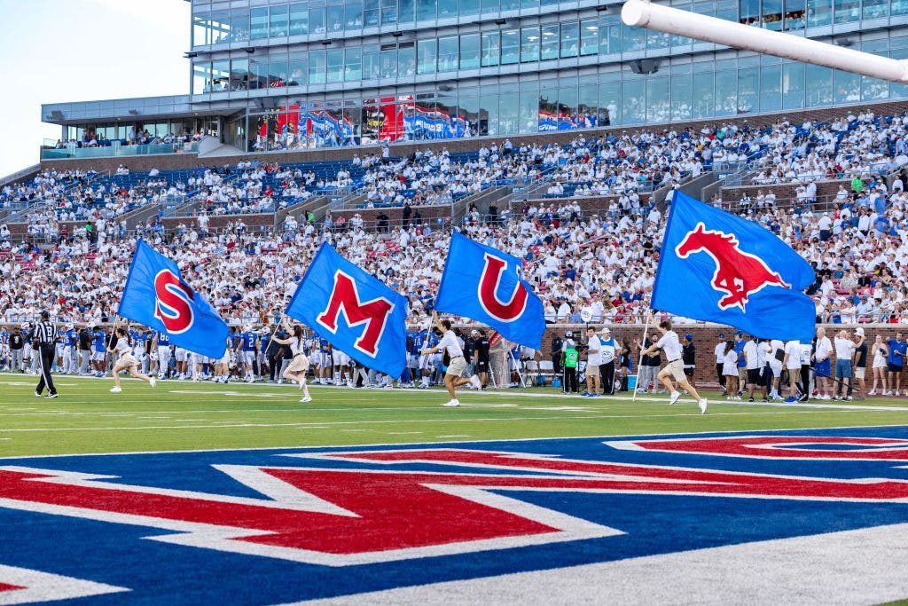 SMU football moves future Oklahoma, LSU home games to AT&T Stadium
