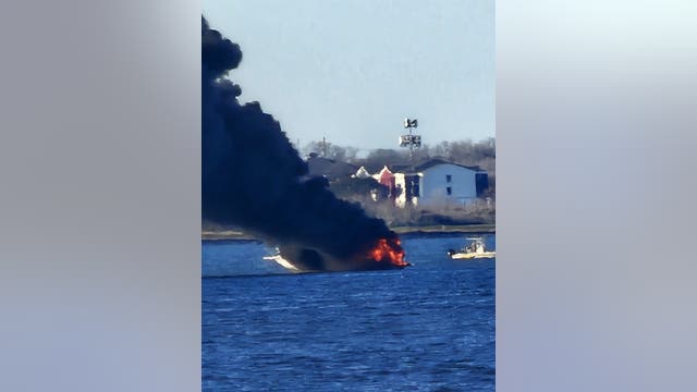 2 escape uninjured after boat bursts into flames on Lake Ray Hubbard