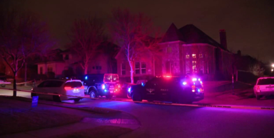 Mother dead, son in custody after Fort Worth stabbing