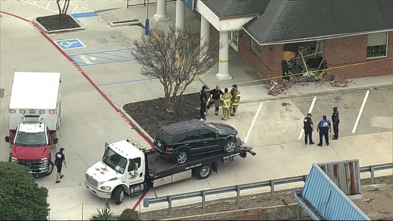Vehicle crashes into DeSoto bank