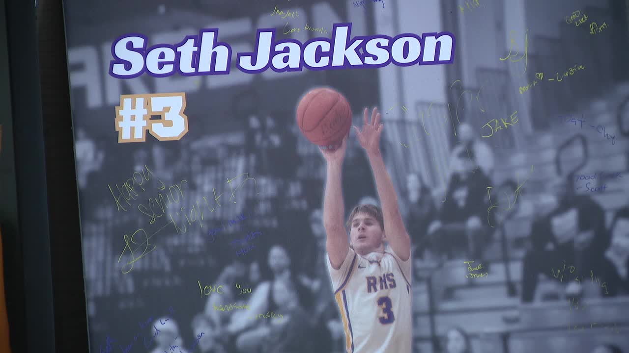 Richardson ISD student seriously injured in shooting at Waffle House parking lot