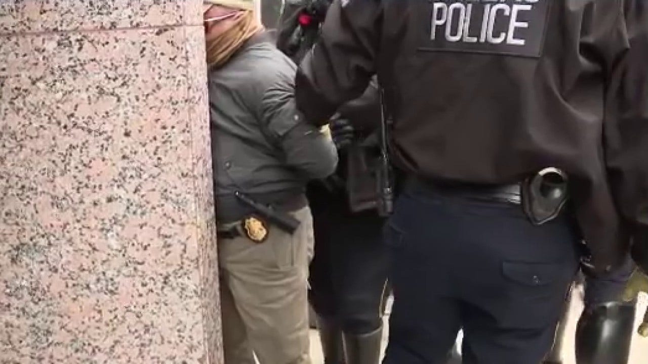 One detained as counter protestors disrupt 'No Kings' march in Downtown Dallas