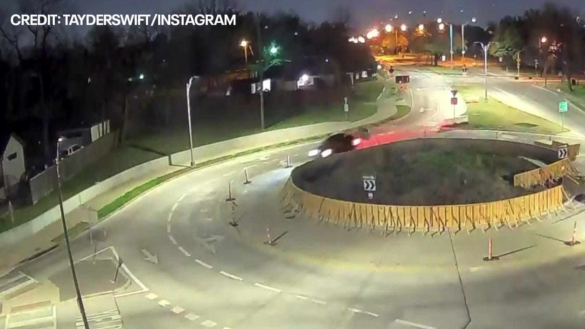 Oak Cliff roundabout sees another crash after protective barrier added