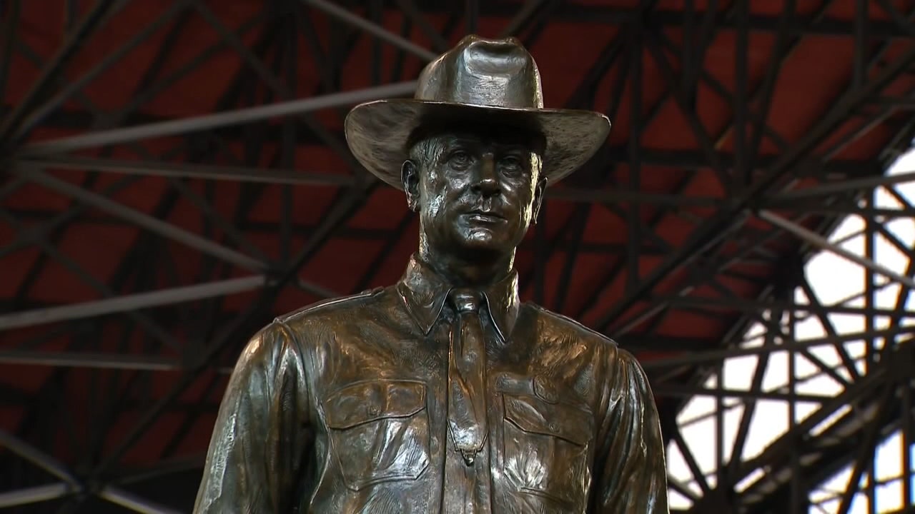 U.S. Rep. from North Texas urges Rangers to remove controversial statue