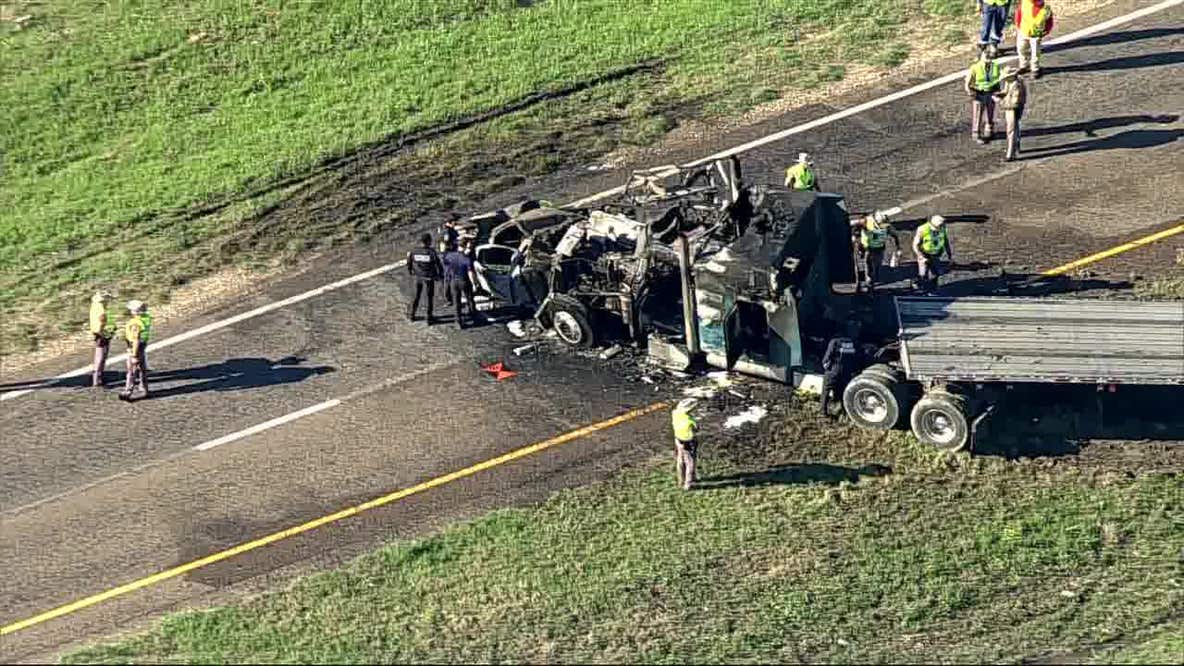 1 dead in fiery crash that closed Hwy 80 in Kaufman County