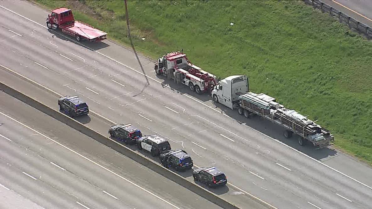 Fort Worth crash involving 18-wheeler shuts down eastbound I-30