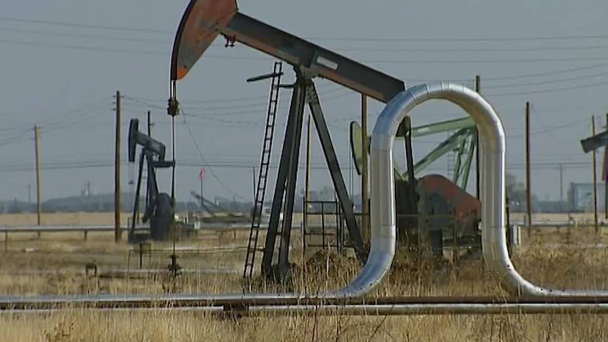 Texas oil production ticks up amid Iran war, but Dallas Fed warns of price uncertainty