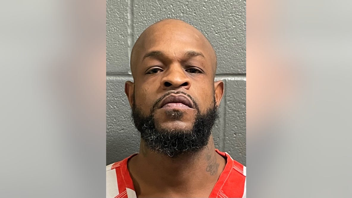 Texas man arrested for murder after fatal parking lot shooting at Lewisville bar