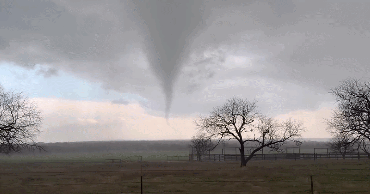 Dallas weather: Severe storms and flooding risks continue; wind advisory issued