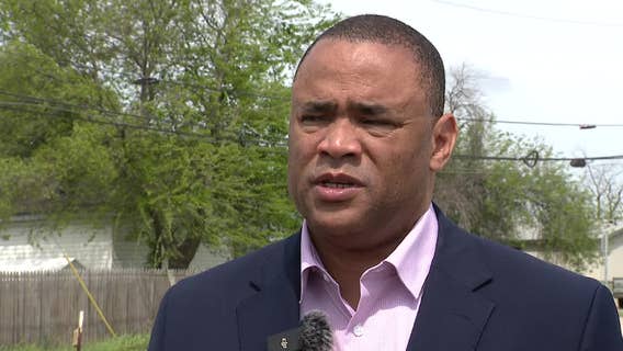 U.S. Congressman Marc Veasey visits ICE detention center in Alvarado