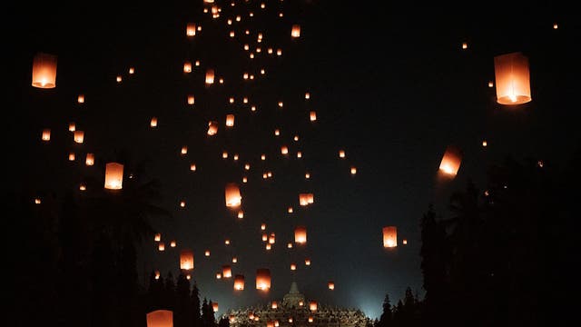 Floating lantern blamed for fire that destroyed two Mesquite homes