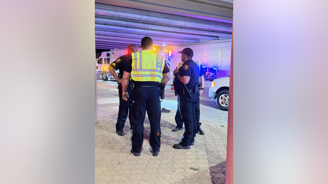 Woman killed, 2 children hospitalized after Fort Worth crash