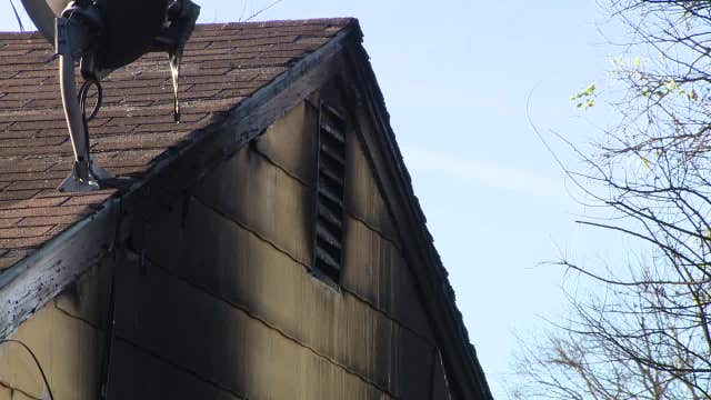 1 dead, firefighter injured in East Oak Cliff house fire