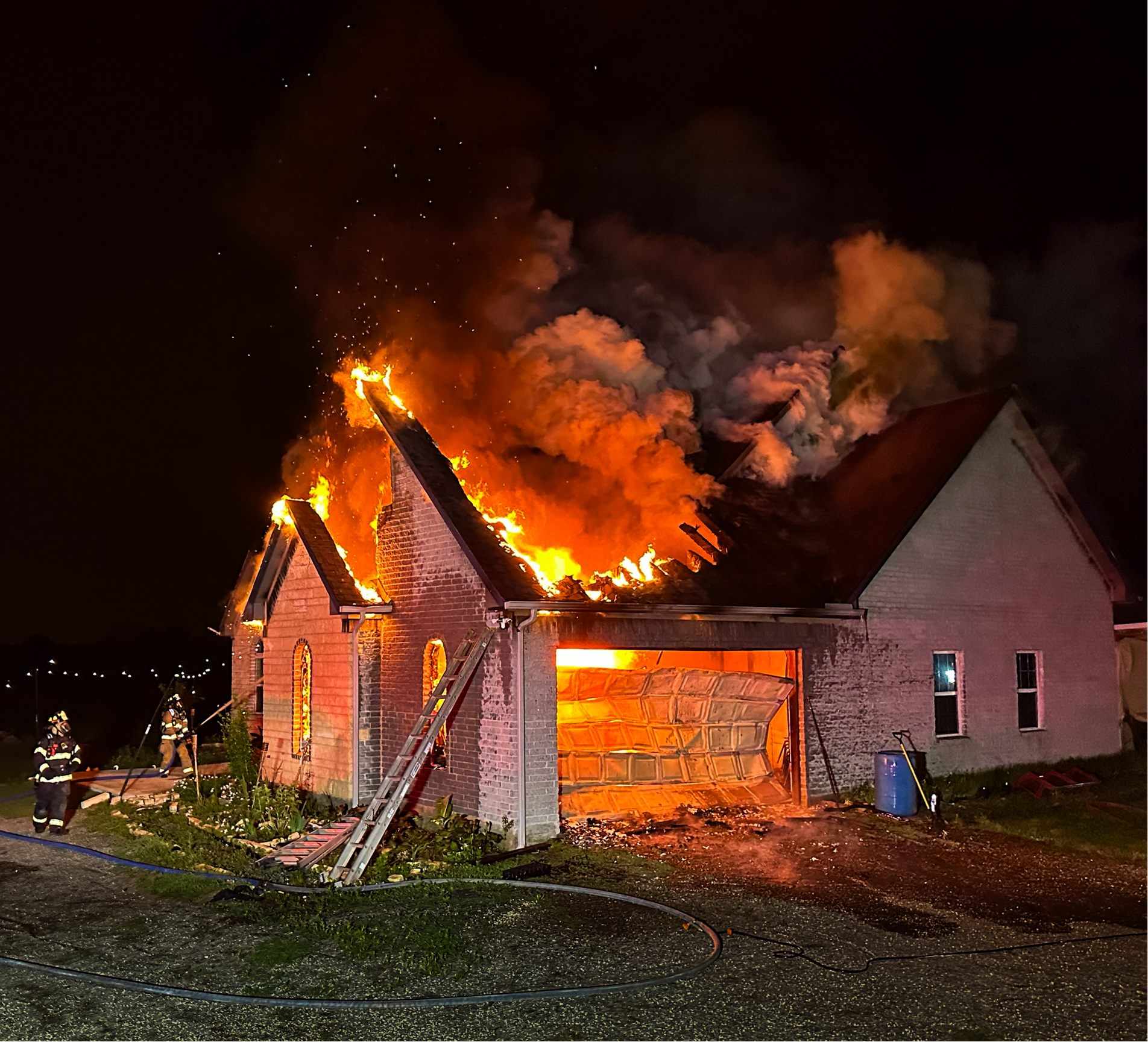 Firefighters from four departments battle house fire near Terrell