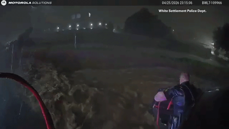 WATCH: TX police use jumper cables to rescue mother and 3 kids from rushing flood water