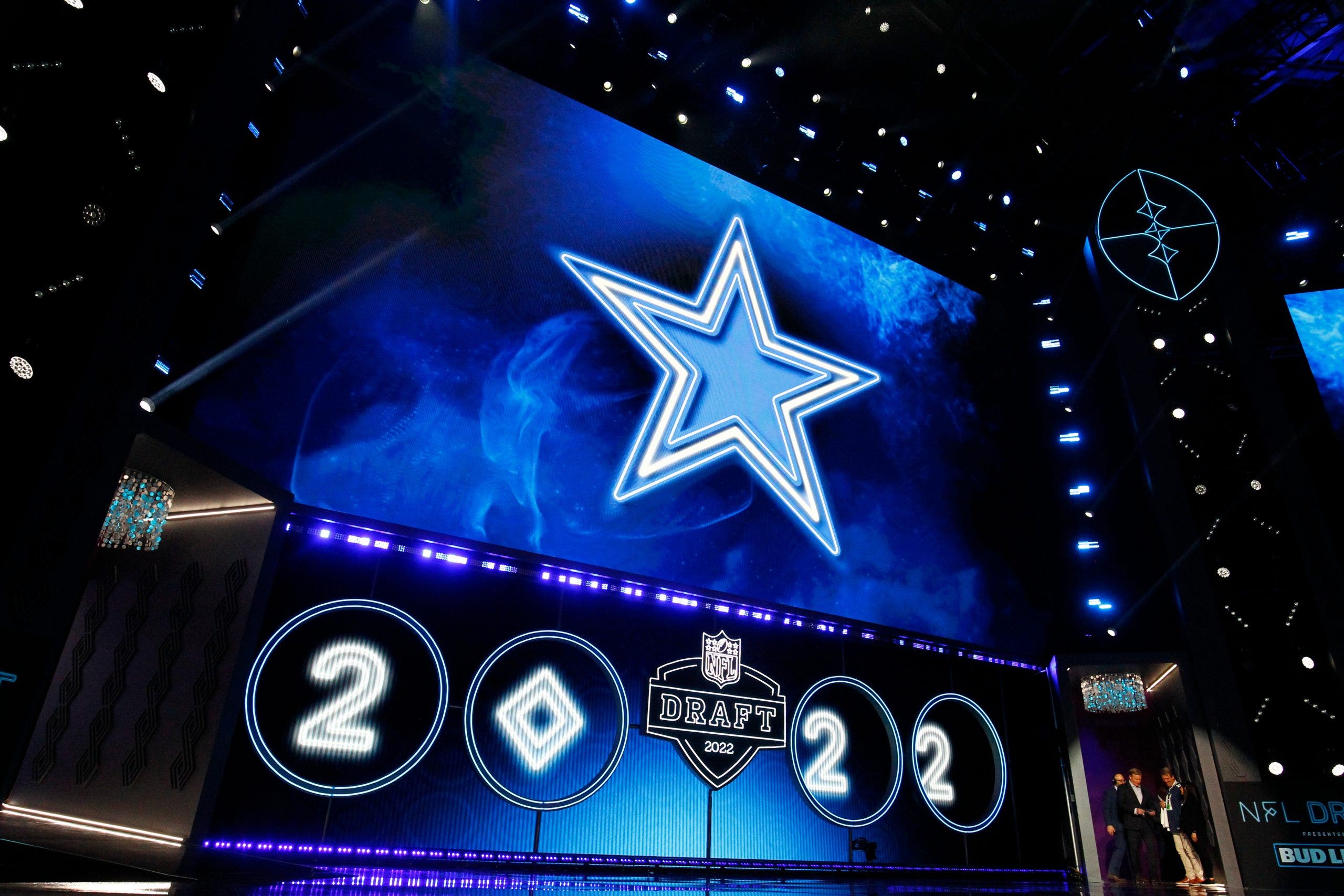 2026 NFL Draft Day 2 live tracker: Cowboys hold one pick in third round