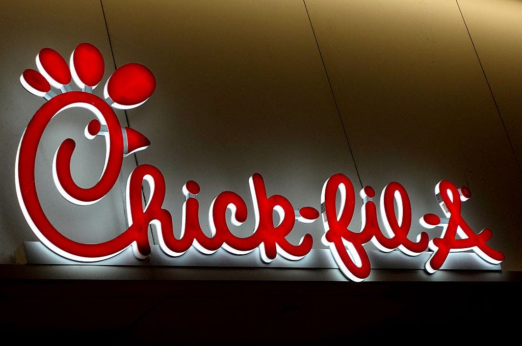 Poll: Texas men rank Chick-fil-A as top fast food spot for proposals