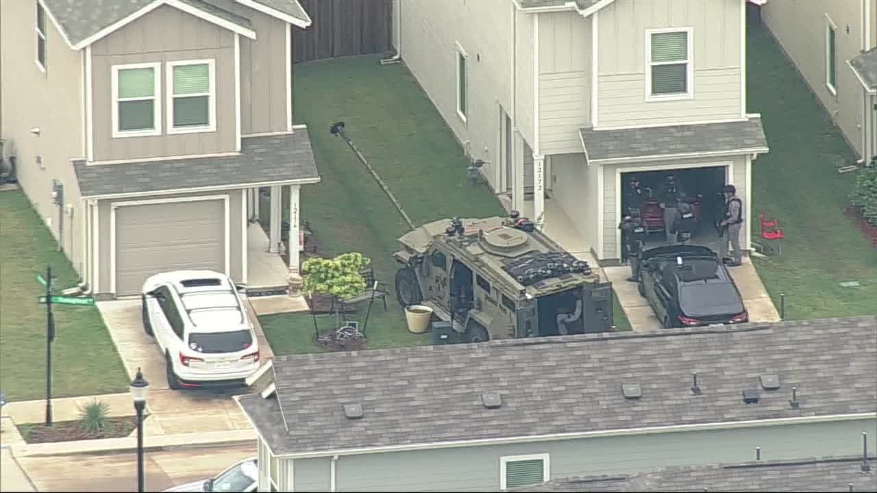 Denton County hostage situation ongoing, child released overnight
