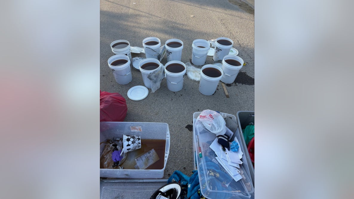 2 dead after Forth Worth crash with 10 buckets of liquid meth in van