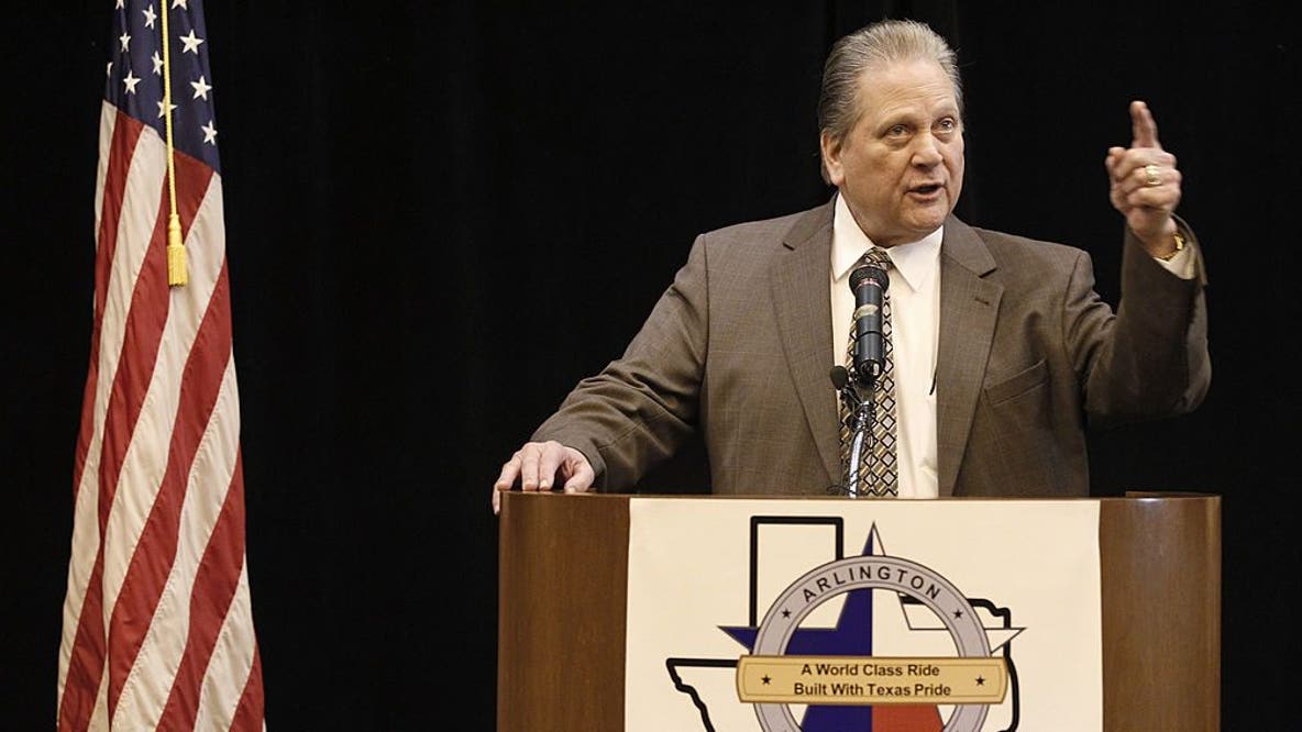 Robert Cluck, mayor who brought Dallas Cowboys to Arlington, dies at 87