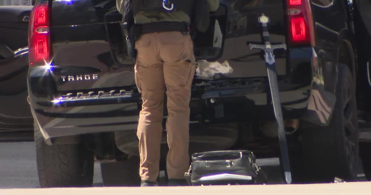 Dallas police bomb squad finds sword in SUV after suspicious package scare downtown